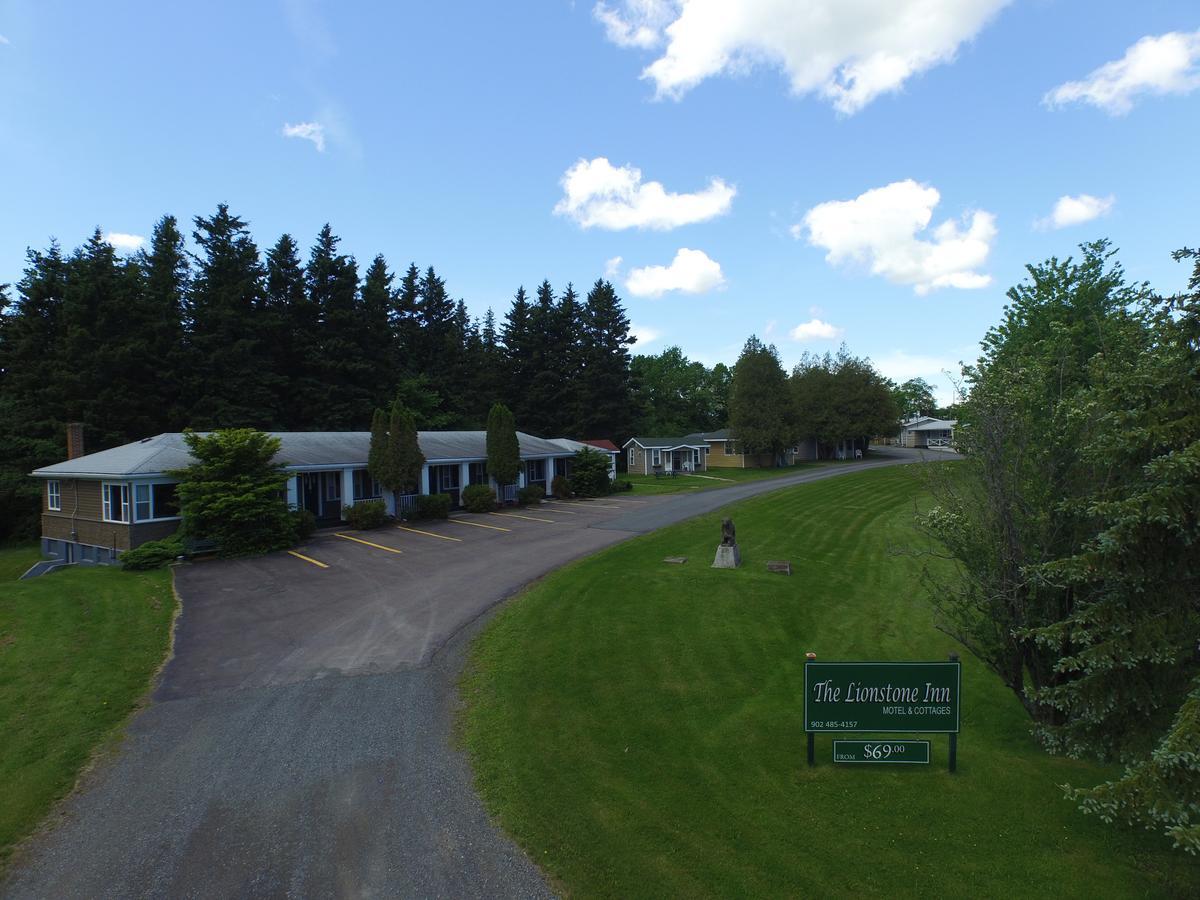 Lionstone Inn Motel & Cottages 픽토우 외부 사진