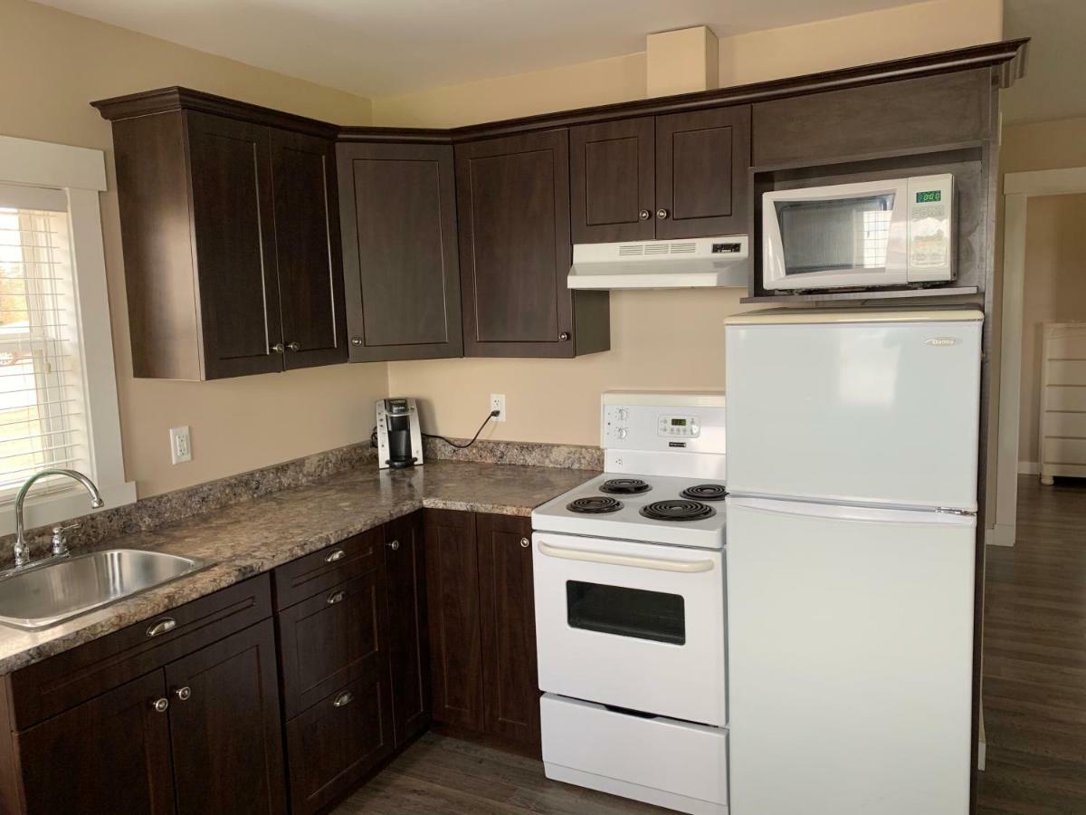 Lionstone Inn Motel & Cottages 픽토우 외부 사진
